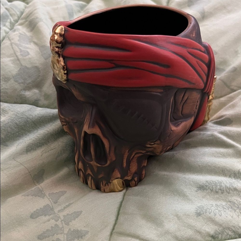 New Disney Beak And Barrel Pirate Skull Tiki Mug Plunderer’s Punch 1st Edition